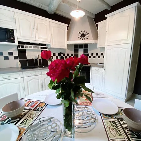 펜션 Le Refuge Du Drapeau Maison Avec 4 Proche Du Centre Historique *