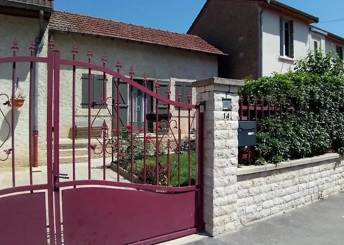 度假居 Le Refuge Du Drapeau Maison Avec 4 Proche Du Centre Historique